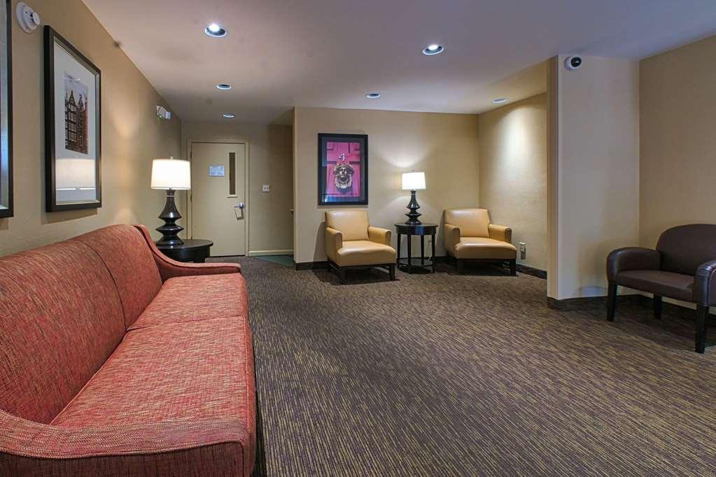Suburban Studios Louisville East المظهر الداخلي الصورة
