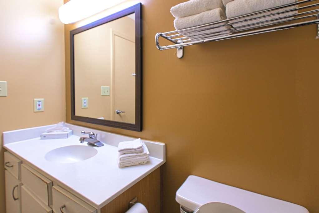 Suburban Studios Louisville East الغرفة الصورة