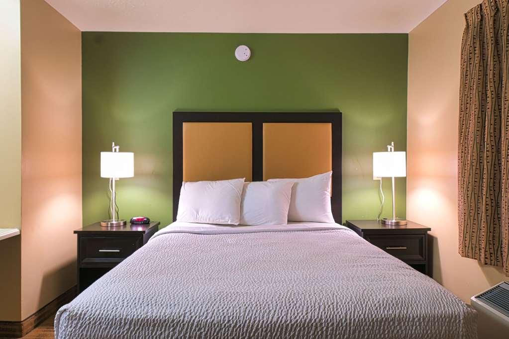 Suburban Studios Louisville East الغرفة الصورة