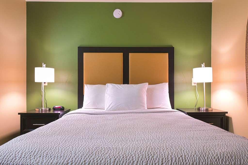 Suburban Studios Louisville East الغرفة الصورة