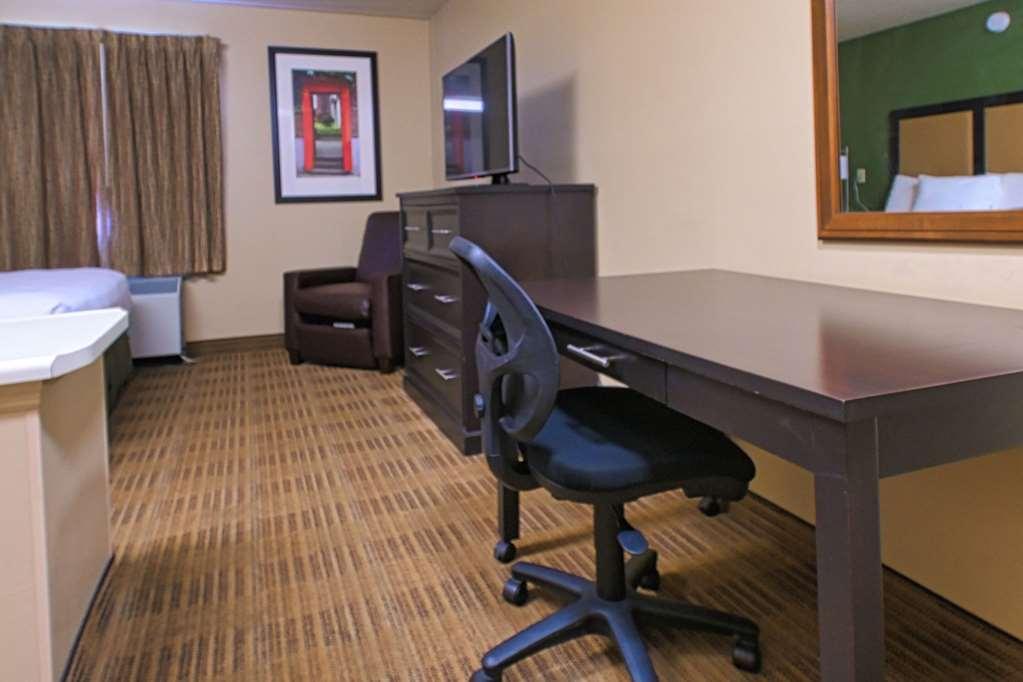 Suburban Studios Louisville East الغرفة الصورة