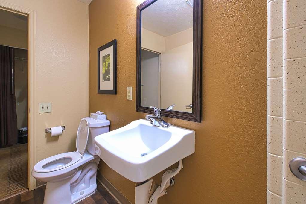 Suburban Studios Louisville East الغرفة الصورة
