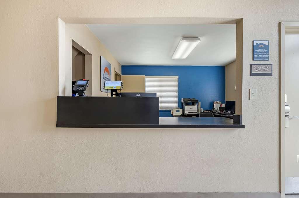 Suburban Studios Louisville East المظهر الداخلي الصورة