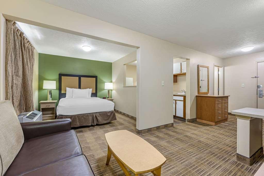 Suburban Studios Louisville East الغرفة الصورة