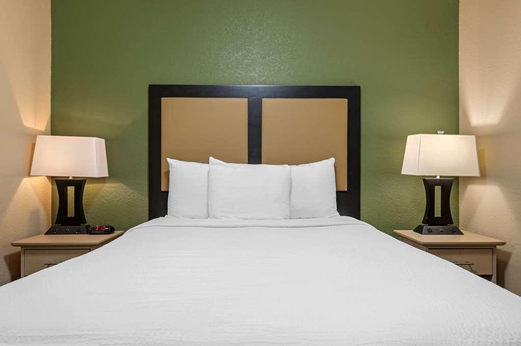 Suburban Studios Louisville East الغرفة الصورة