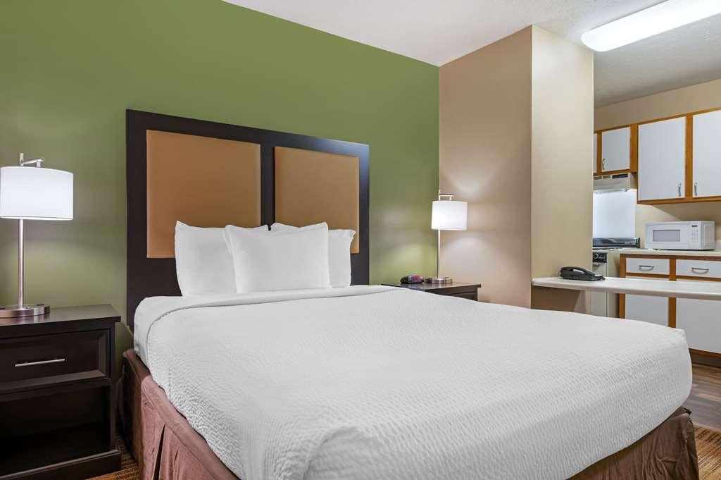 Suburban Studios Louisville East الغرفة الصورة
