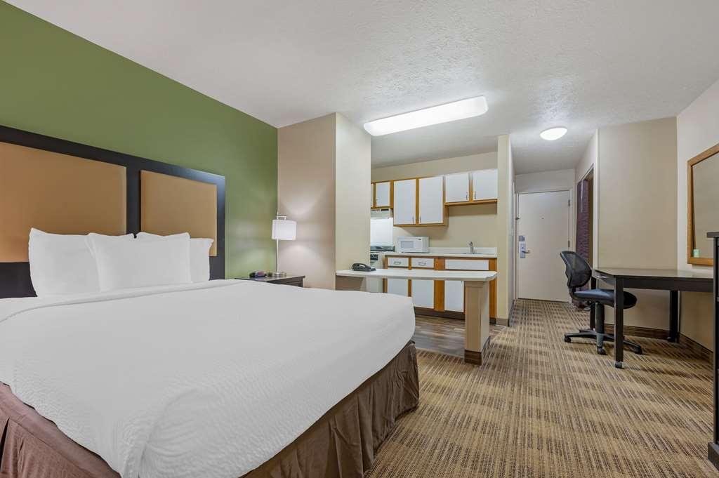 Suburban Studios Louisville East الغرفة الصورة