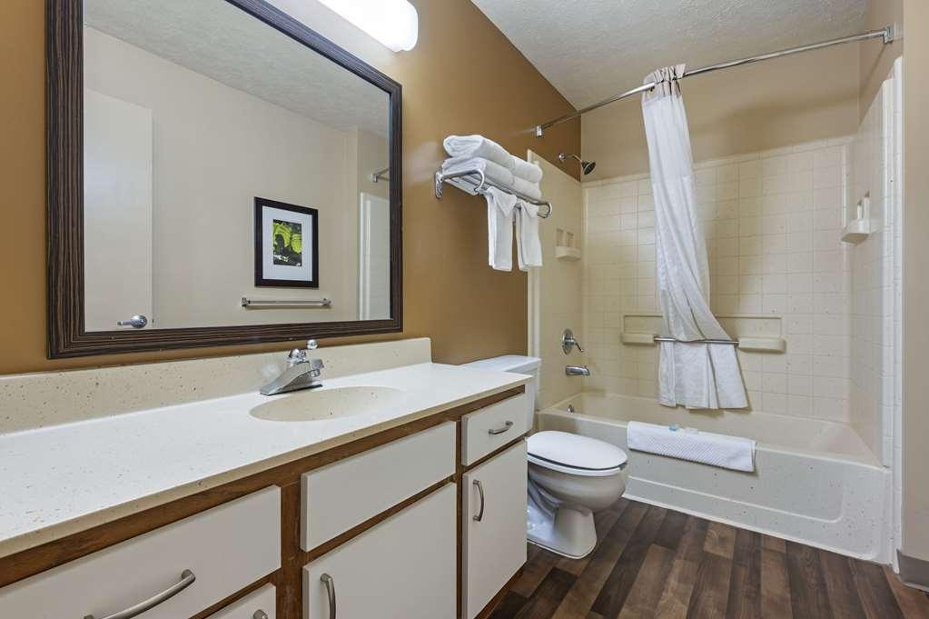 Suburban Studios Louisville East الغرفة الصورة